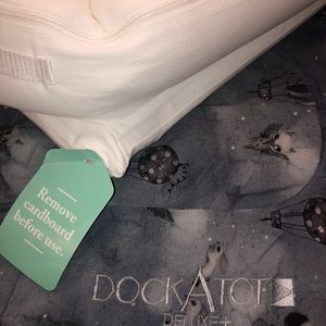DockATot Deluxe+ & extra cover included